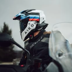 Airoh Commander 2 Doom Helmet – Black -Motorcycle Riding Equipment Airoh Commander 2 Doom Motorcycle Helmet Black Lifestyle 4