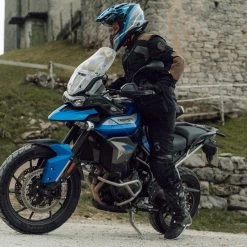 Airoh Commander 2 Mavick Helmet – Cerulean Blue -Motorcycle Riding Equipment Airoh Commander 2 Mavick Motorcycle Helmet Cerulean Blue Lifestyle 3