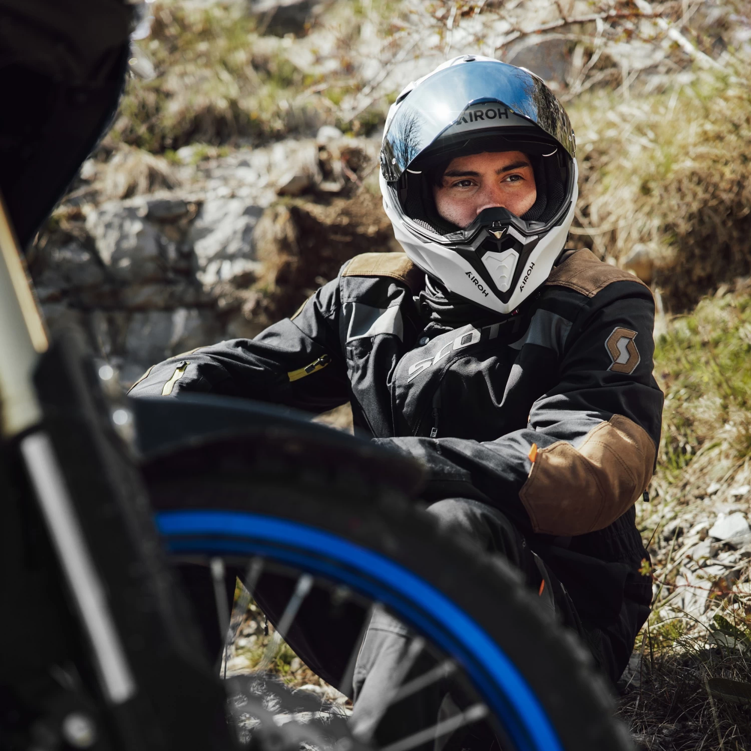 Airoh Commander 2 Plain Helmet – Cement Grey 8 Airoh Commander 2 Plain Helmet – Cement Grey - Image 6