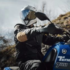 Airoh Commander 2 Plain Helmet – Cement Grey 17 Airoh Commander 2 Plain Helmet – Cement Grey -Motorcycle Riding Equipment Airoh Commander 2 Plain Motorcycle Helmet Cement Grey Lifestyle 4