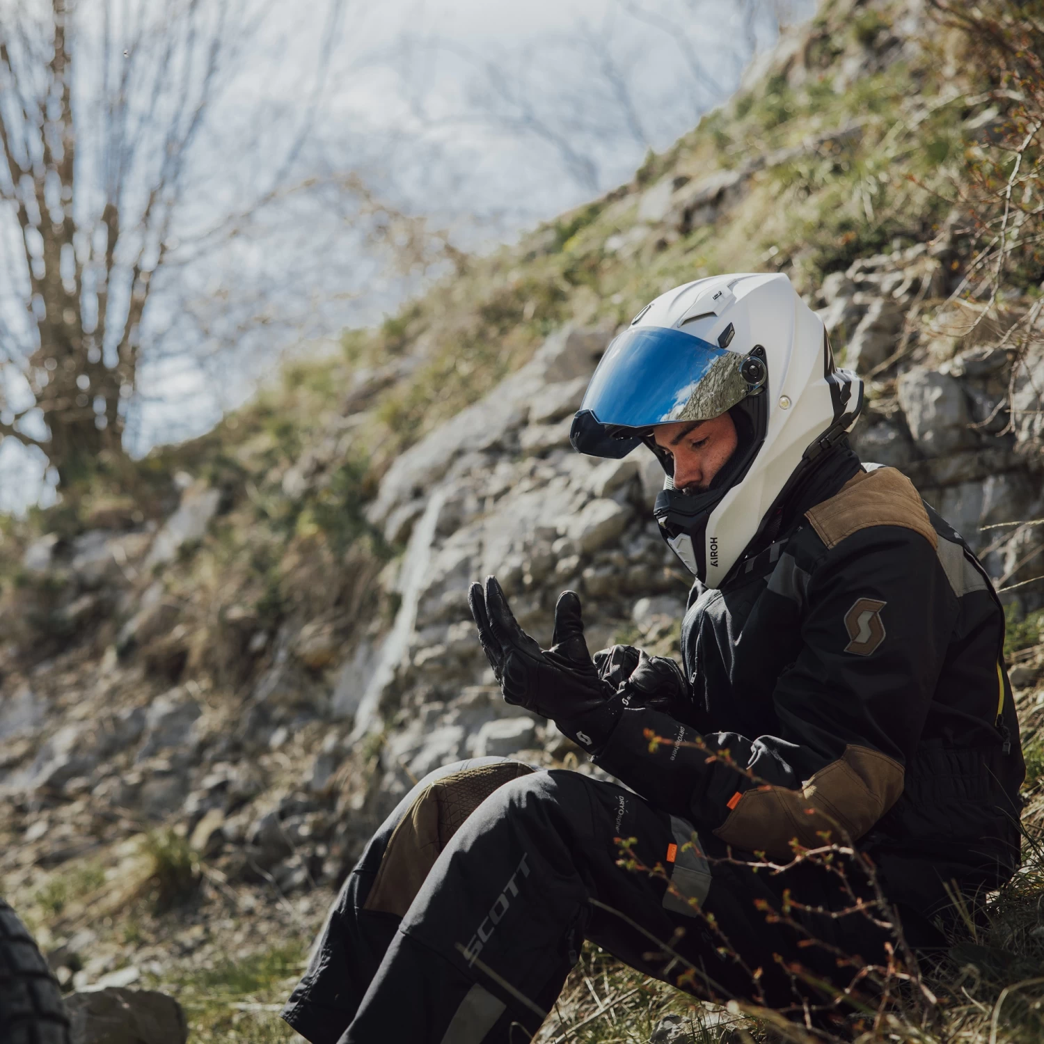 Airoh Commander 2 Plain Helmet – Cement Grey 10 Airoh Commander 2 Plain Helmet – Cement Grey - Image 8