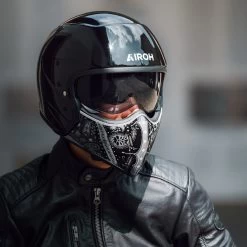 Airoh J110 Paesly Helmet – Black -Motorcycle Riding Equipment Airoh J110 Paesly Motorcycle Helmet Black Lifestyle 3