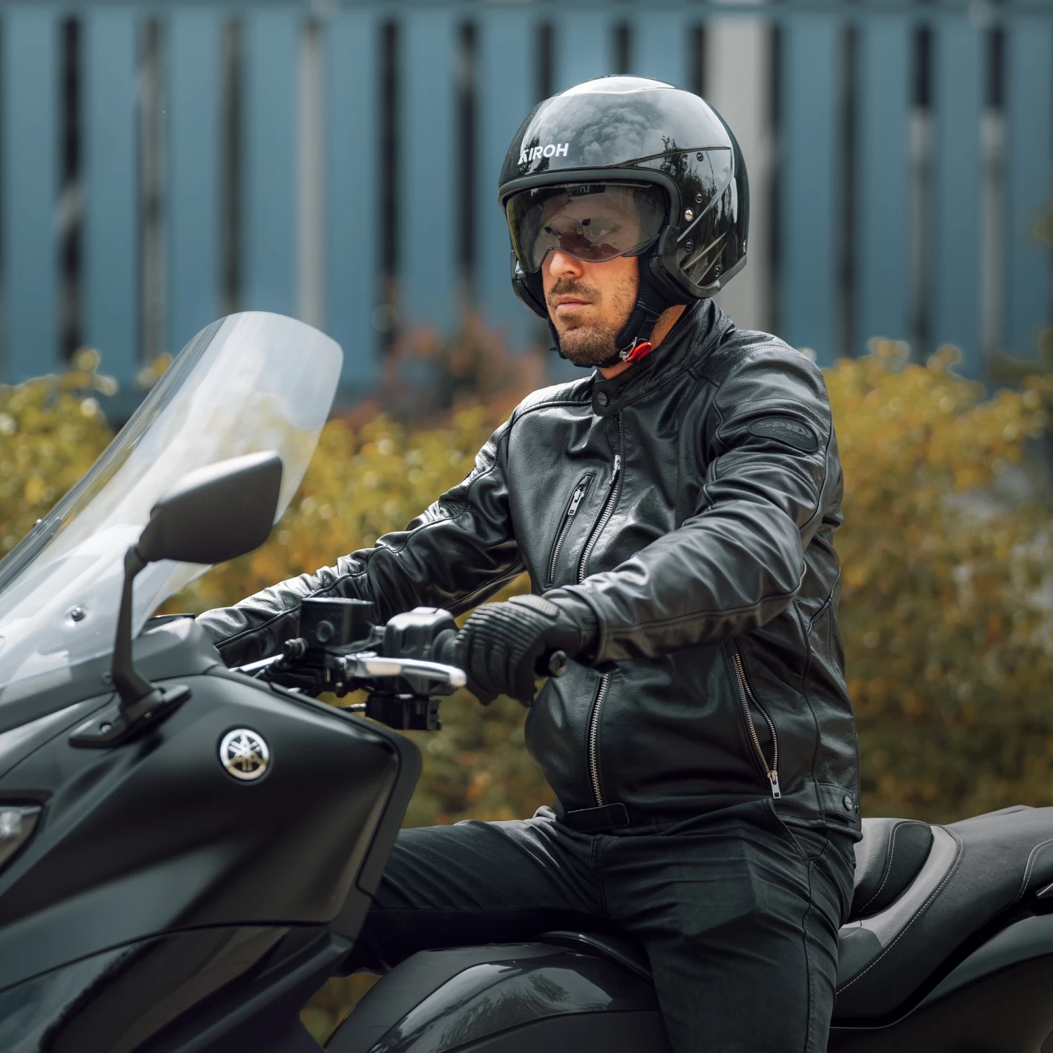 Airoh J110 Plain Helmet – Glitter Black 13 Airoh J110 Plain Helmet – Glitter Black - Image 11