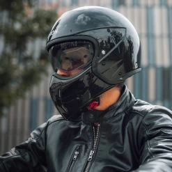 Airoh J110 Plain Helmet – Glitter Black 32 Airoh J110 Plain Helmet – Glitter Black -Motorcycle Riding Equipment Airoh J110 Plain Motorcycle Helmet Glitter Black Lifestyle 8