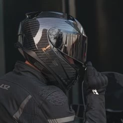 LS2 FF811 Vector II Carbon Plain Helmet -Motorcycle Riding Equipment LS2 FF811 Vector II Carbon Plain Motorcycle Helmet Lifestyle 2