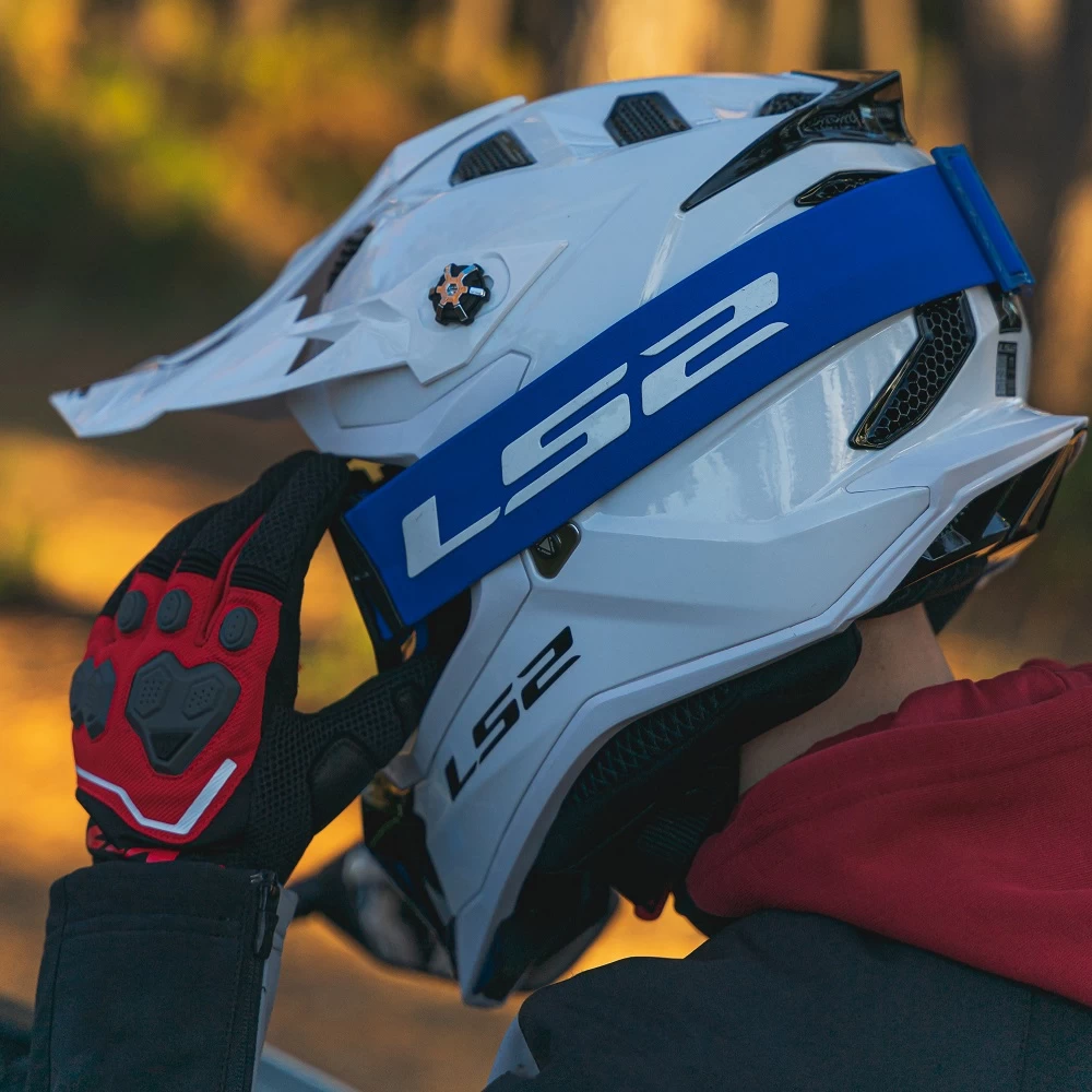 LS2 MX700 Subverter Evo II Plain Helmet – White 20 LS2 MX700 Subverter Evo II Plain Helmet – White - Image 18