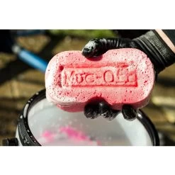 Muc-Off Bike Essentials Kit -Motorcycle Riding Equipment Muc Off Expanding Sponge M300 Lifestyle 1