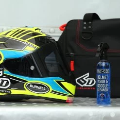 Muc-Off Helmet & Visor Cleaner 250ml -Motorcycle Riding Equipment Muc Off Motorcycle Helmet Visor Clearner 250 ml M219 Lifestyle 2