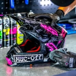 Muc-Off Helmet & Visor Cleaner 250ml -Motorcycle Riding Equipment Muc Off Motorcycle Helmet Visor Clearner 250 ml M219 Lifestyle 3