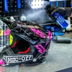 Muc-Off Helmet & Visor Cleaner 250ml -Motorcycle Riding Equipment Muc Off Motorcycle Helmet Visor Clearner 250 ml M219 Lifestyle 5