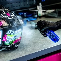 Muc-Off Helmet & Visor Cleaner 250ml -Motorcycle Riding Equipment Muc Off Motorcycle Helmet Visor Clearner 250 ml M219 Lifestyle 7