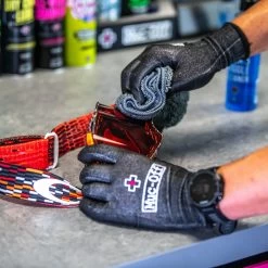 Muc-Off Helmet & Visor Cleaner 250ml -Motorcycle Riding Equipment Muc Off Motorcycle Helmet Visor Clearner 250 ml M219 Lifestyle 9