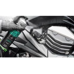 Muc-Off Motorcycle Protector 750ml -Motorcycle Riding Equipment Muc Off Motorcycle Protectant M608 Lifestyle 1