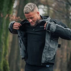 Oxford Advanced Micro Fleece Mid Layer Top – Black -Motorcycle Riding Equipment Oxford Advanced Micro Fleece Mid Layer Motorcycle Top LA214501 Lifestyle 10