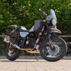 Oxford Aqua C7 Crash Bar Bag – Black -Motorcycle Riding Equipment Oxford Aqua C7 Motorcycle Crash Bar Bag OL457 Lifestyle 2