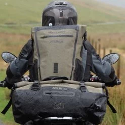Oxford Aqua T20 Black Tail Pack 13 Oxford Aqua T20 Black Tail Pack -Motorcycle Riding Equipment Oxford Aqua Motorcycle Tail Pack Lifestyle 1 6
