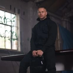 Oxford Armourlite Lockon Hoodie – Black -Motorcycle Riding Equipment Oxford Armourlite Lockon Mens Motorcycle Hoodie Black Lifestyle 2