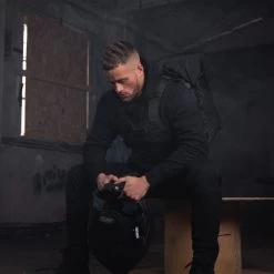 Oxford Armourlite Pullon Hoodie – Black -Motorcycle Riding Equipment Oxford Armourlite Pullon Mens Motorcycle Hoodie Black Lifestyle 2