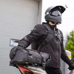 Oxford Atlas B-20 Backpack – Charcoal -Motorcycle Riding Equipment Oxford Atlas B 20 Advanced Motorcycle Backpack Charcoal OL00302 Lifestyle 4