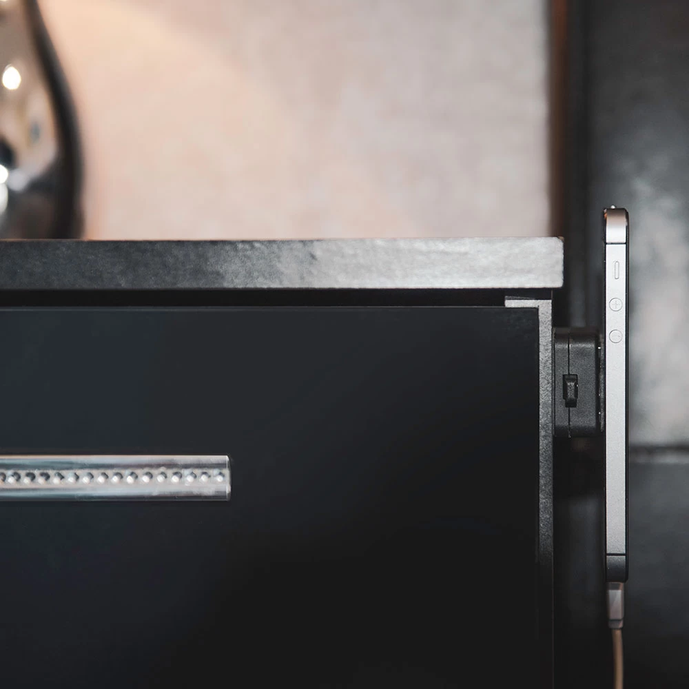 Oxford CLIQR Surface Device Mount 8 Oxford CLIQR Surface Device Mount - Image 6