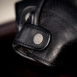 Oxford Henlow Air Women’s Gloves – Black -Motorcycle Riding Equipment Oxford Henlow Air Ladies Leather Motorcycle Gloves Black Lifestyle 1