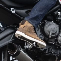 Oxford Kickback Air Boots – Brown -Motorcycle Riding Equipment Oxford Kickback Air Motorcycle Boots Brown Lifestyle 4