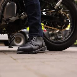 Oxford Merton 2.0 Boots – Black -Motorcycle Riding Equipment Oxford Merton 2.0 Motorcycle Boots Black Lifestyle 2