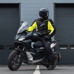 Oxford Metro 2.0 Jacket – Black/Fluo 26 Oxford Metro 2.0 Jacket – Black/Fluo -Motorcycle Riding Equipment Oxford Metro 2.0 Motorcycle Jacket Fluo Lifestyle 2