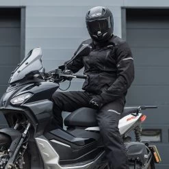 Oxford Metro 2.0 Jacket – Stealth Black -Motorcycle Riding Equipment Oxford Metro 2.0 Motorcycle Jacket Stealth Black Lifestyle 2