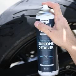 Oxford Mint Silicone Detailer -Motorcycle Riding Equipment Oxford Mint Silicone Motorcycle Detailer OC203 Lifestyle 1