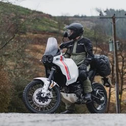 Oxford Mondial 2.0 Jacket – Black/Olive 13 Oxford Mondial 2.0 Jacket – Black/Olive -Motorcycle Riding Equipment Oxford Mondial 2.0 Motorcycle Jacket Olive Lifestyle 3