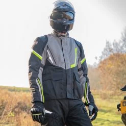 Oxford Montreal 4.0 Jacket – Black/Grey/Fluo -Motorcycle Riding Equipment Oxford Montreal 4.0 Lifestyle 1