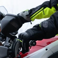 Oxford Montreal 4.0 Gloves – Black/Grey/Fluo -Motorcycle Riding Equipment Oxford Montreal 4.0 Motorcycle Gloves Fluo Lifestyle 2