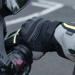 Oxford Montreal 4.0 Gloves – Black/Grey/Fluo -Motorcycle Riding Equipment Oxford Montreal 4.0 Motorcycle Gloves Fluo Lifestyle 3