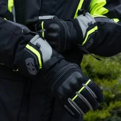Oxford Montreal 4.0 Gloves – Black/Grey/Fluo -Motorcycle Riding Equipment Oxford Montreal 4.0 Motorcycle Gloves Fluo Lifestyle 9