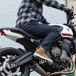 Oxford Original AA Slim Jeans – Indigo 23 Oxford Original AA Slim Jeans – Indigo -Motorcycle Riding Equipment Oxford Original AA Motorcycle Jeans Slim Indigo Lifestyle 4