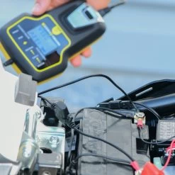 Oxford Oximiser 3X Battery Charger -Motorcycle Riding Equipment Oxford Oximiser 3X Motorcycle Battery Charge EL200 Lifestyle 2