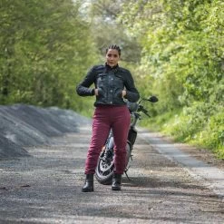 Oxford Super 2.0 Women’s Leggings – Burgundy -Motorcycle Riding Equipment Oxford Super 2.0 Motorcycle Leggings Lifestyle 8