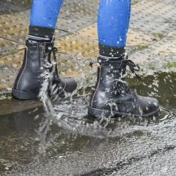 Oxford Waterproof Oxsocks – Blue -Motorcycle Riding Equipment Oxford Waterproof Oxsocks Lifestyle 5