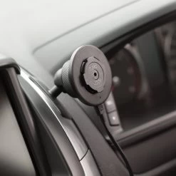 Quad Lock Car Wireless Charging Head -Motorcycle Riding Equipment Quad Lock Car Wireless Charging Head 560241 Lifestyle 2