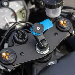 Quad Lock Fork Stem Phone Mount Pro 19 Quad Lock Fork Stem Phone Mount Pro -Motorcycle Riding Equipment Quad Lock Motorcycle Fork Stem Mount Pro 560043 Lifestyle 6