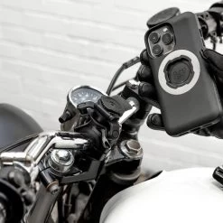 Quad Lock Handlebar Phone Mount 19 Quad Lock Handlebar Phone Mount -Motorcycle Riding Equipment Quad Lock Motorcycle Handlebar Mount 560040 Lifestyle 6