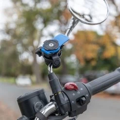 Quad Lock Motorcycle Phone Vibration Dampener -Motorcycle Riding Equipment Quad Lock Motorcycle Phone Vibration Dampener 560048 Lifestyle 6