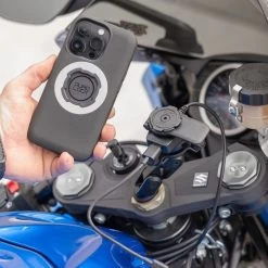 Quad Lock Motorcycle USB Charger -Motorcycle Riding Equipment Quad Lock Motorcycle USB Charger 560049 Lifestyle 1