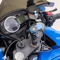 Quad Lock Motorcycle USB Charger -Motorcycle Riding Equipment Quad Lock Motorcycle USB Charger 560049 Lifestyle 2