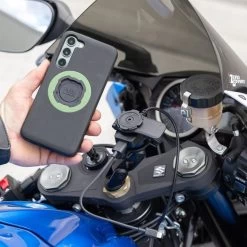 Quad Lock Motorcycle USB Charger -Motorcycle Riding Equipment Quad Lock Motorcycle USB Charger 560049 Lifestyle 5