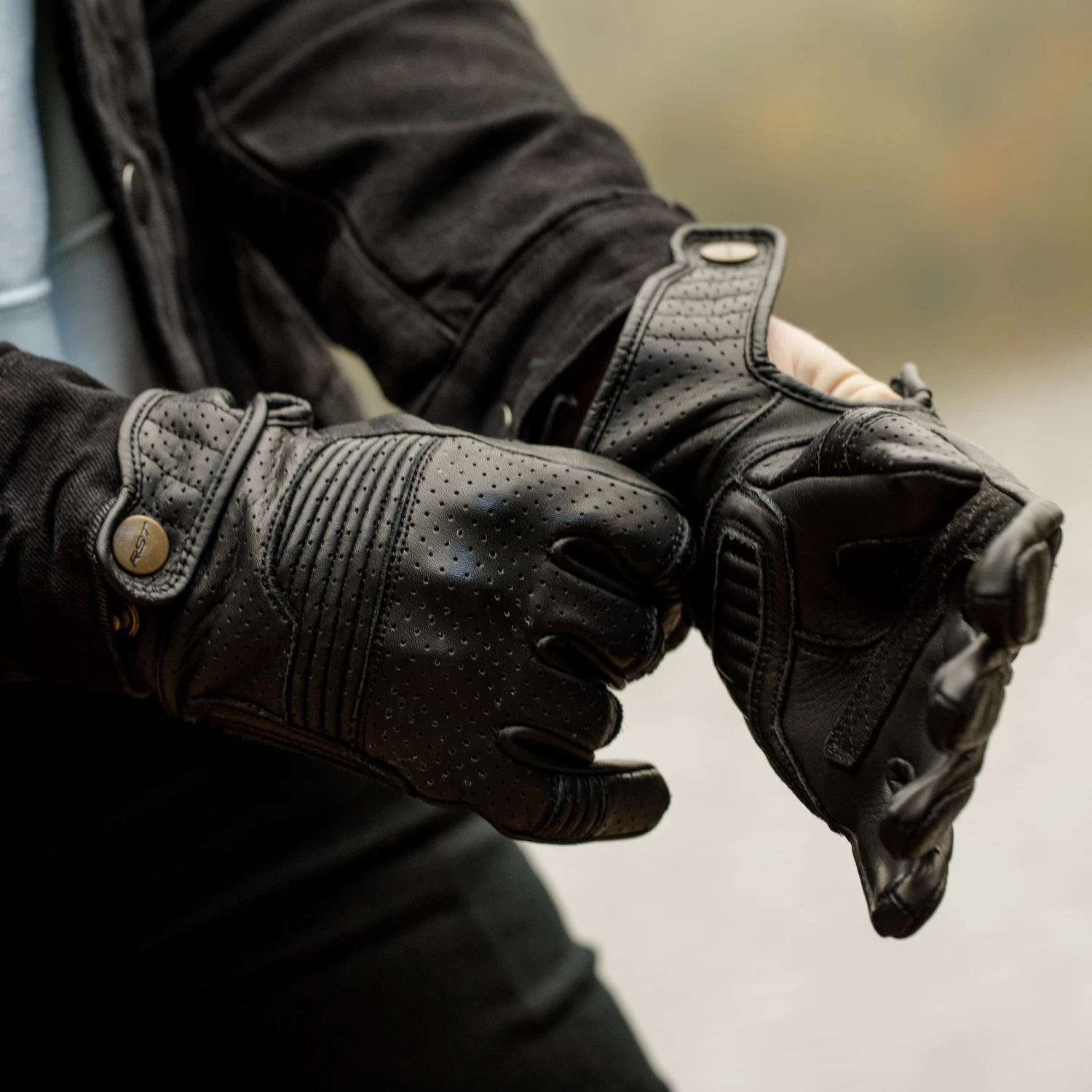 RST Roadster 3 Gloves – Black 6 RST Roadster 3 Gloves – Black - Image 4