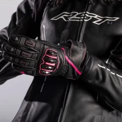 RST S1 Women’s Gloves – Black/Neon Pink 23 RST S1 Women’s Gloves – Black/Neon Pink -Motorcycle Riding Equipment RST S1 Ladies Motorcycle Gloves Pink Lifestyle 2