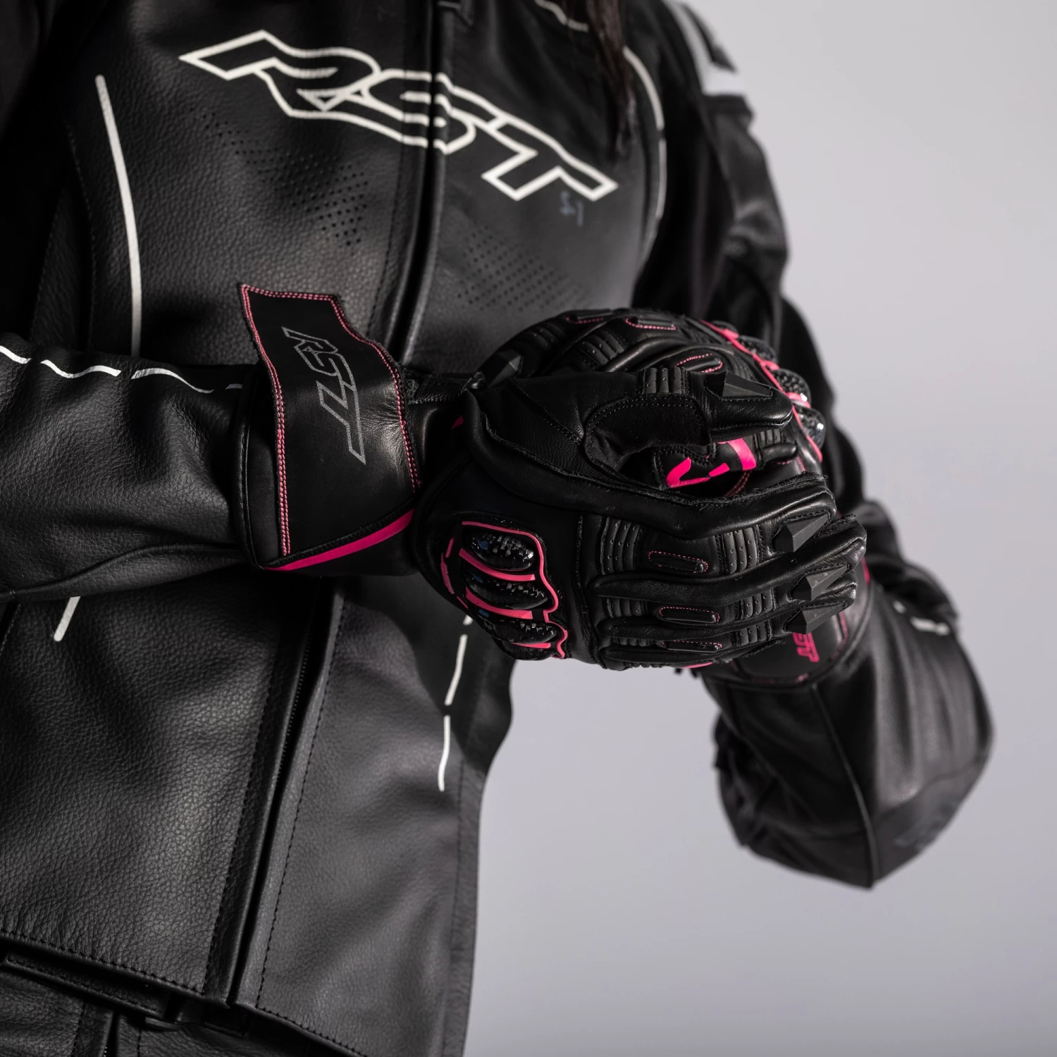 RST S1 Women’s Gloves – Black/Neon Pink 13 RST S1 Women’s Gloves – Black/Neon Pink - Image 11