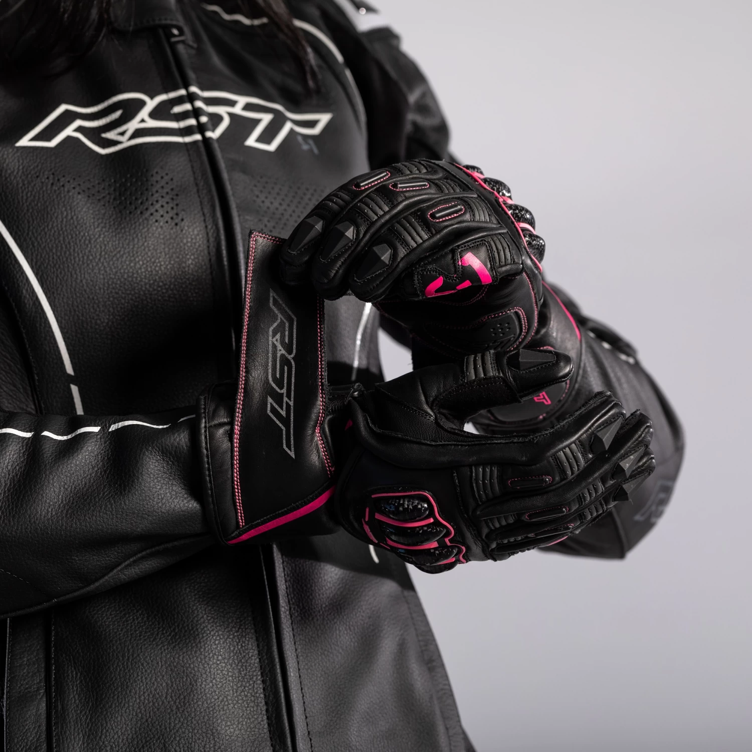 RST S1 Women’s Gloves – Black/Neon Pink 14 RST S1 Women’s Gloves – Black/Neon Pink - Image 12